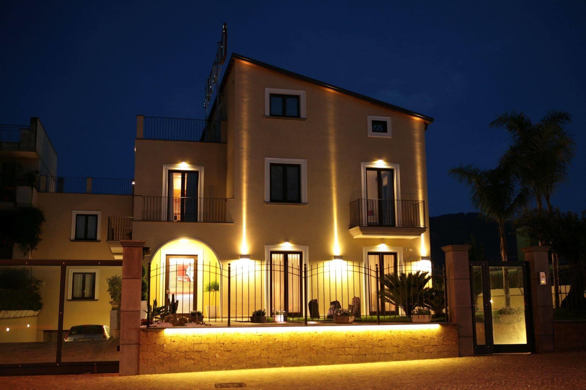 Hotel Visagi Pompei Luaran gambar