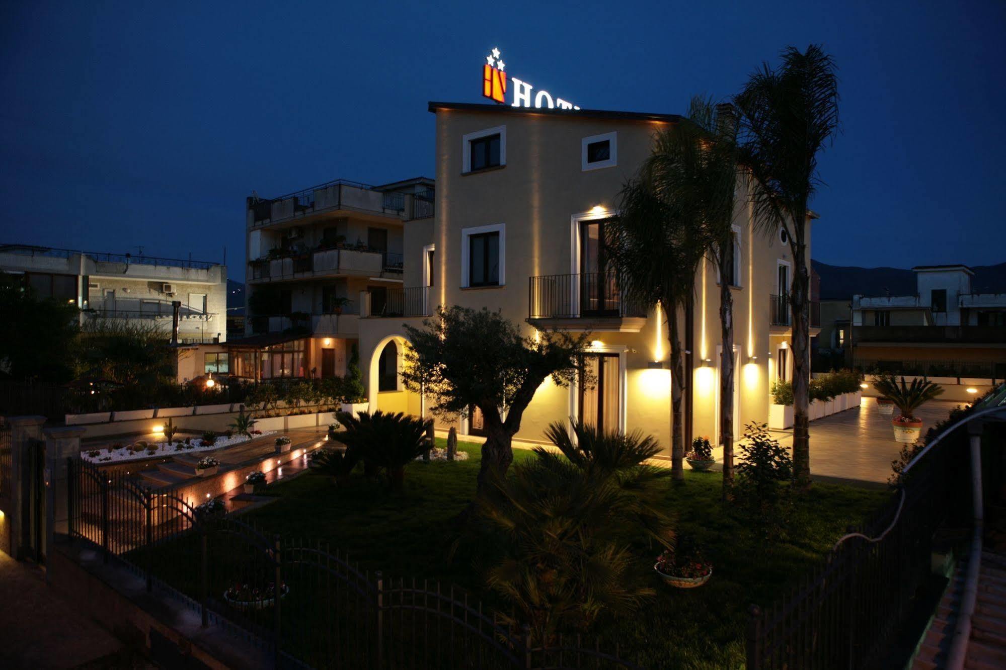 Hotel Visagi Pompei Luaran gambar